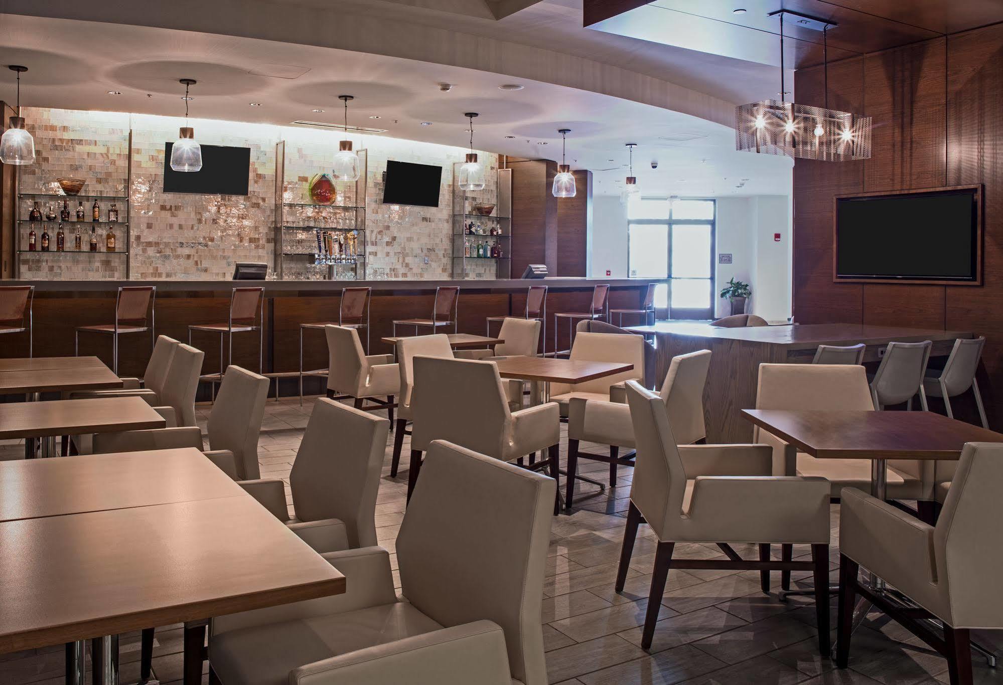 Newport News Marriott At City Center Exterior foto